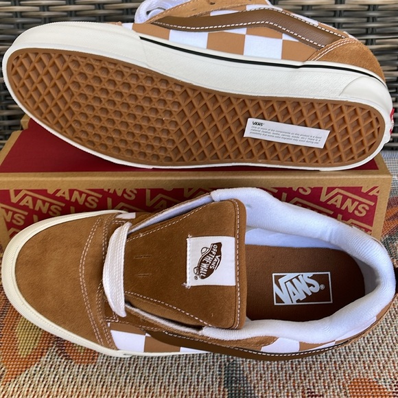 Vans Men’s Knu Skool Mega Check Brown
VN000CRPBRO
Sneakers - Picture 3 of 16